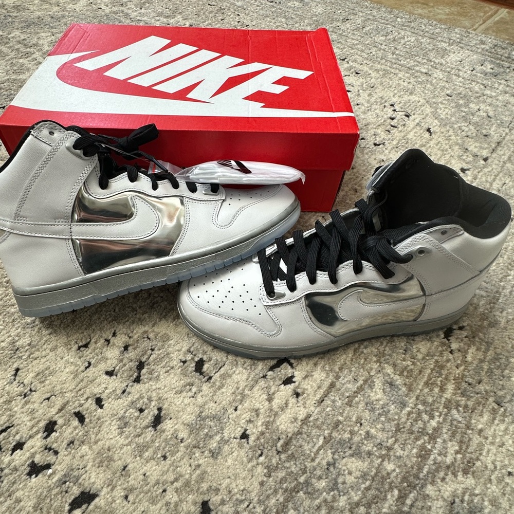 Nike silver/white High Top Dunks sz 9